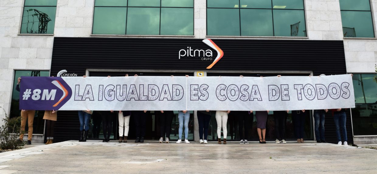 Pancarta "La igualdad es cosa de todos" en PITMA Cantabria
