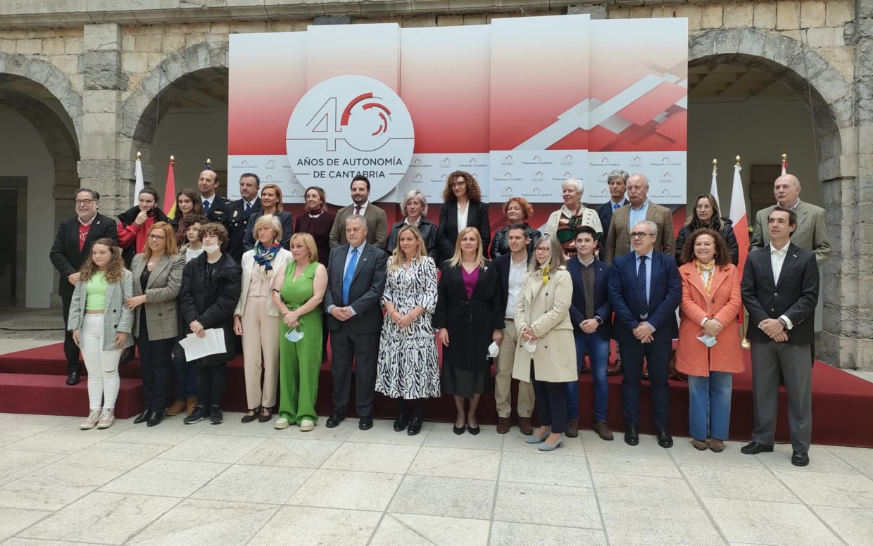 Acto institucional en el Parlamento de Cantabria